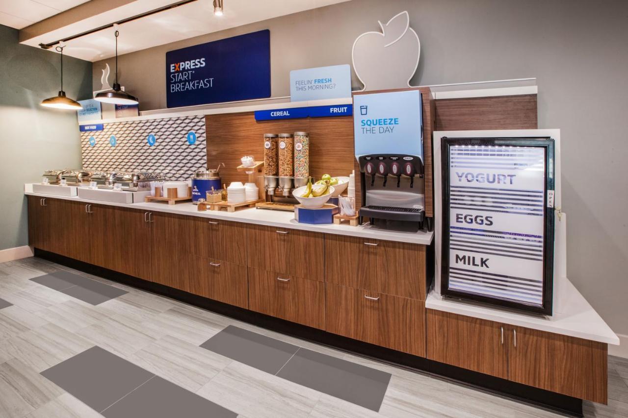 Holiday Inn Express & Suites Drayton Valley By Ihg Esterno foto
