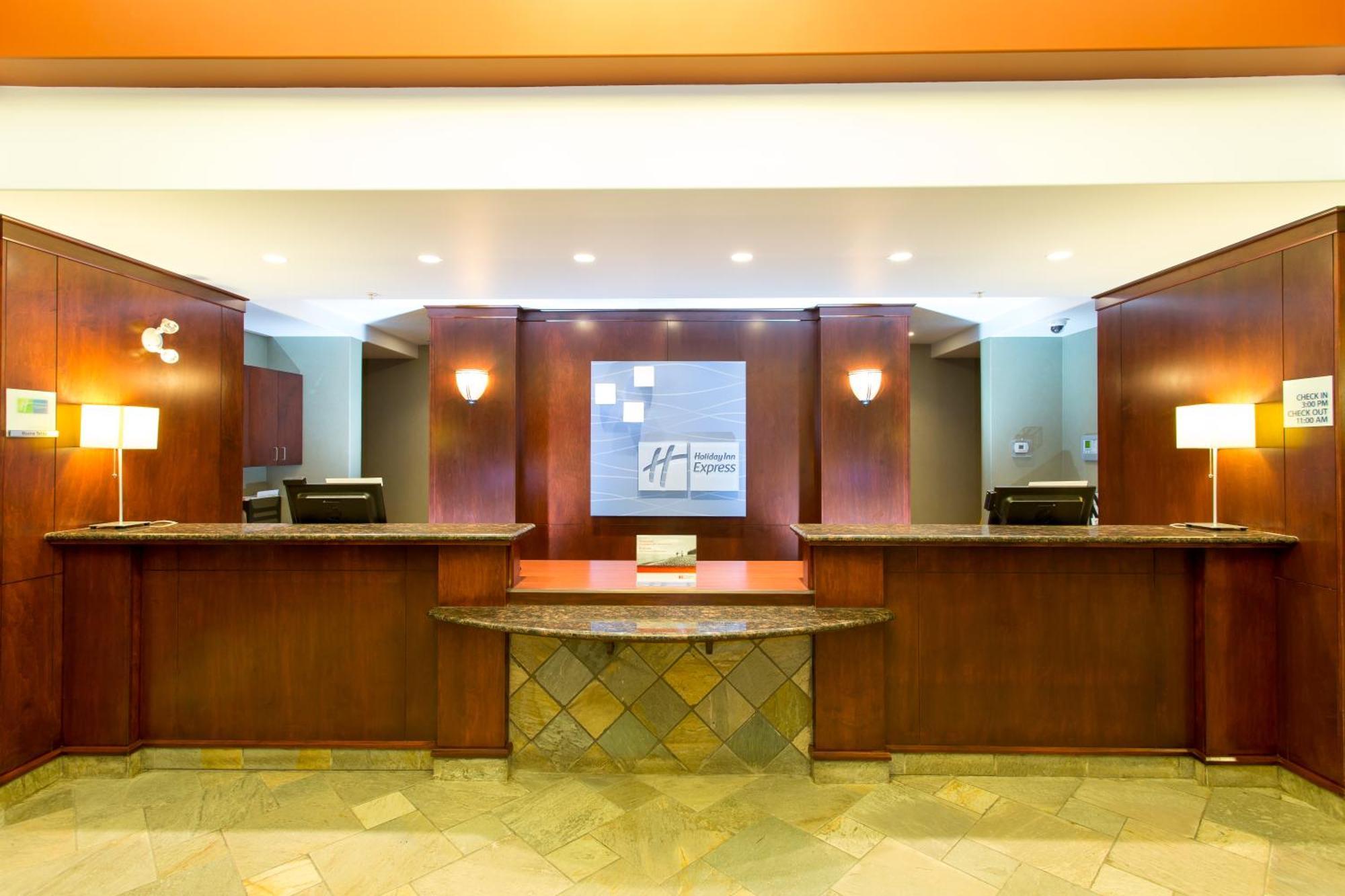 Holiday Inn Express & Suites Drayton Valley By Ihg Esterno foto