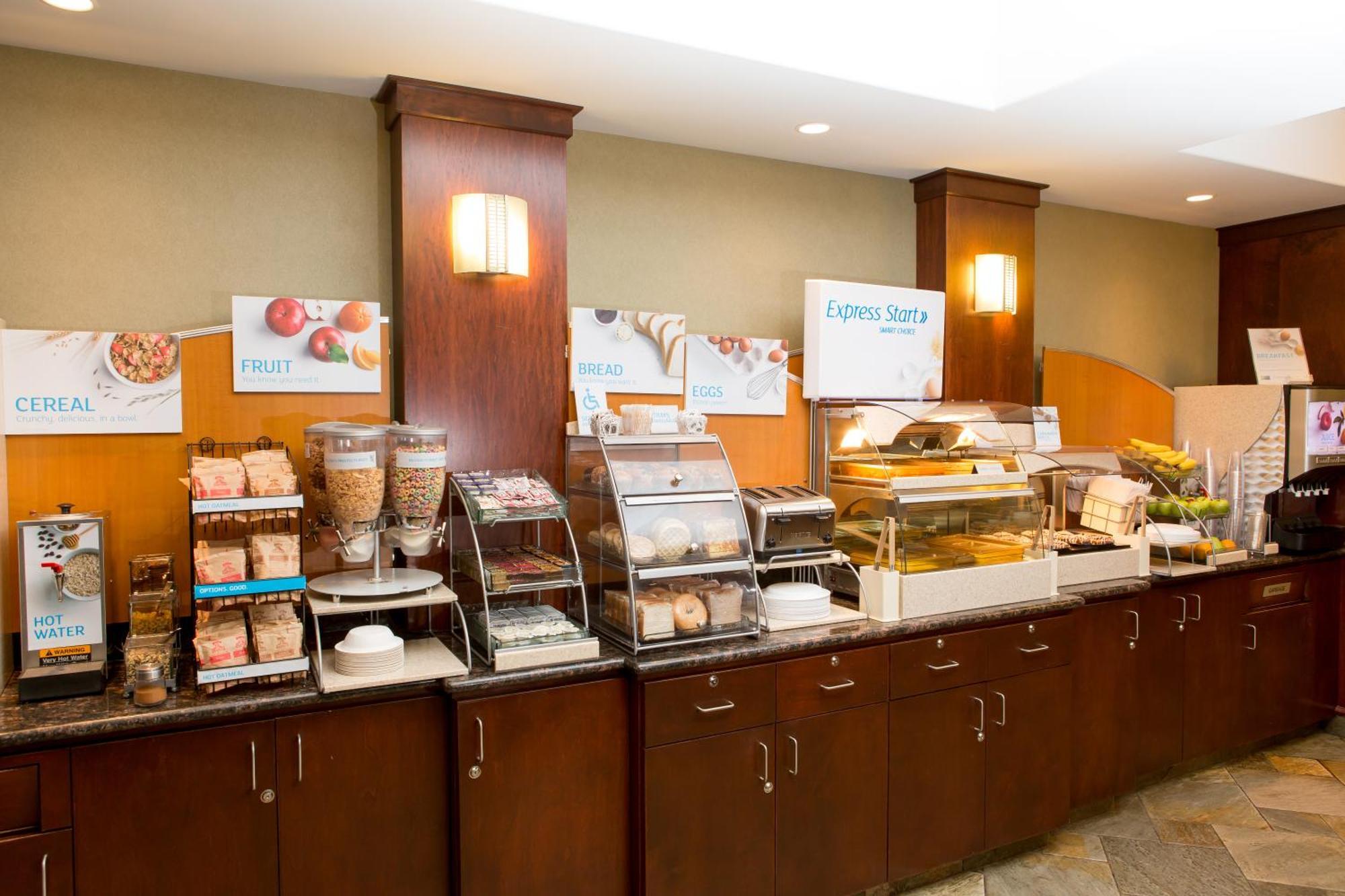 Holiday Inn Express & Suites Drayton Valley By Ihg Esterno foto