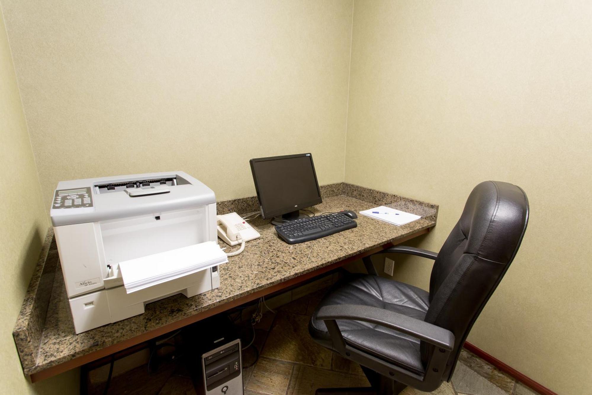 Holiday Inn Express & Suites Drayton Valley By Ihg Esterno foto