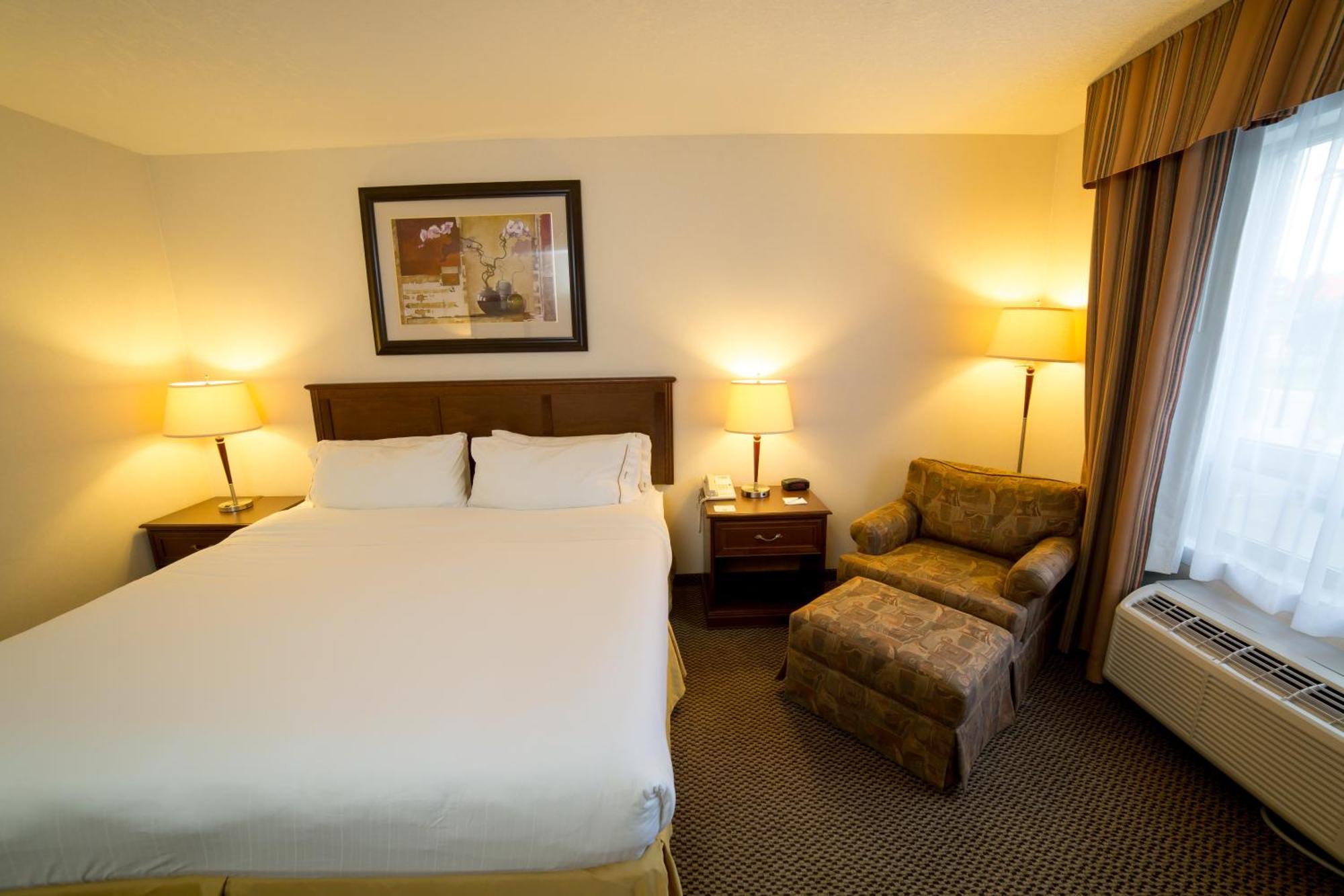 Holiday Inn Express & Suites Drayton Valley By Ihg Esterno foto
