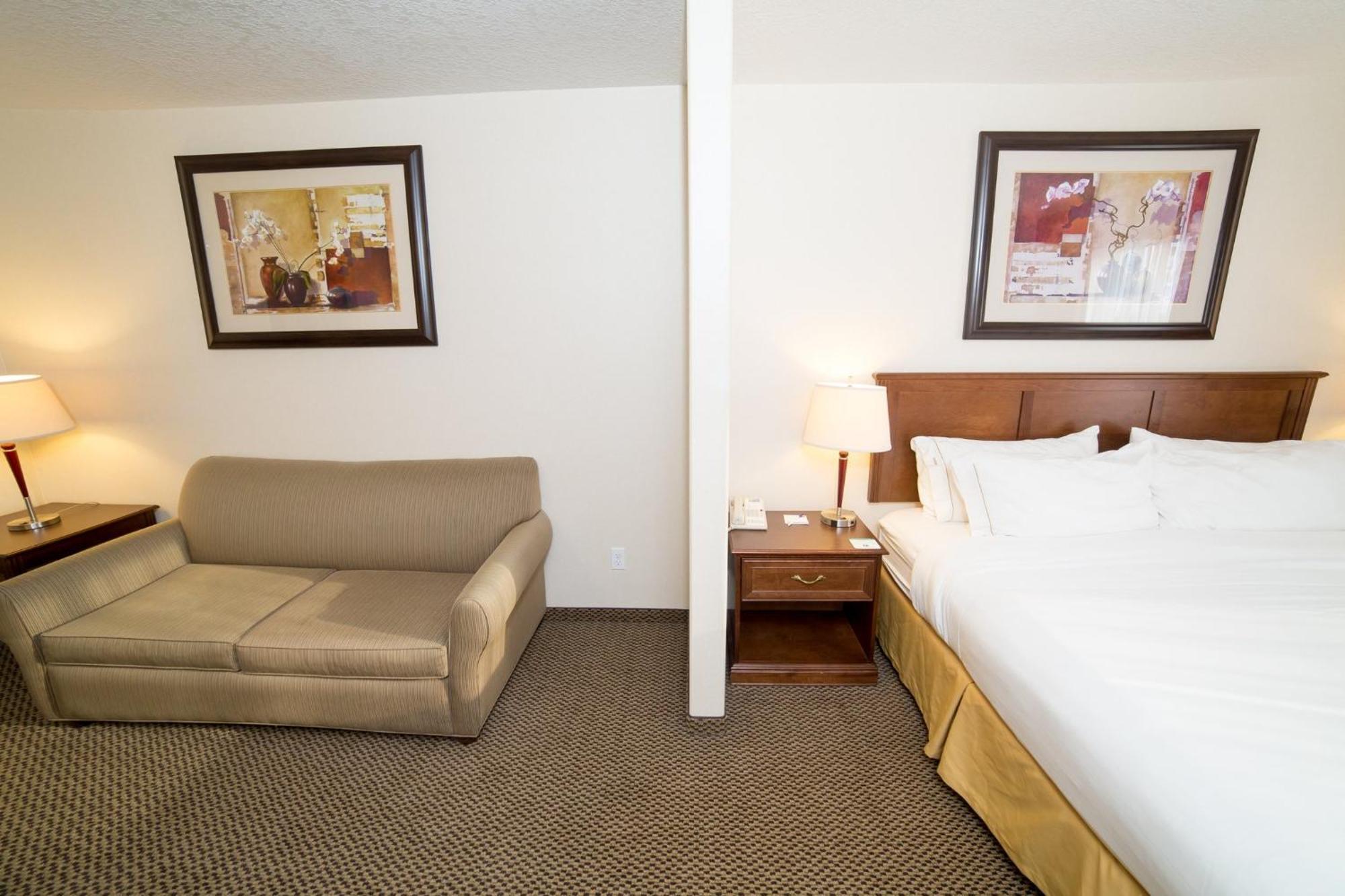 Holiday Inn Express & Suites Drayton Valley By Ihg Esterno foto